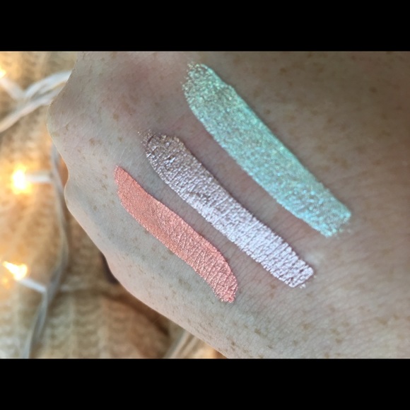 Stila liquid eyeshadow - Picture 2 of 4